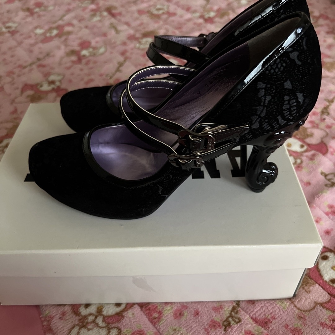 ANNA SUI 猫足パンプス