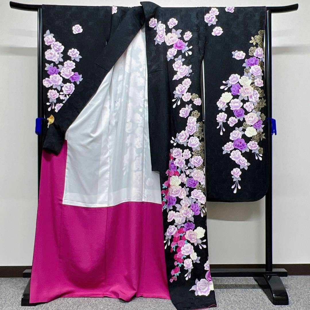 黒地に薔薇地紋、薔薇模様の振袖 金彩 銀彩 刺繍 着物-