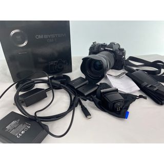 極美品 オリンパス OM SYSTEM OM-1 12-200mm