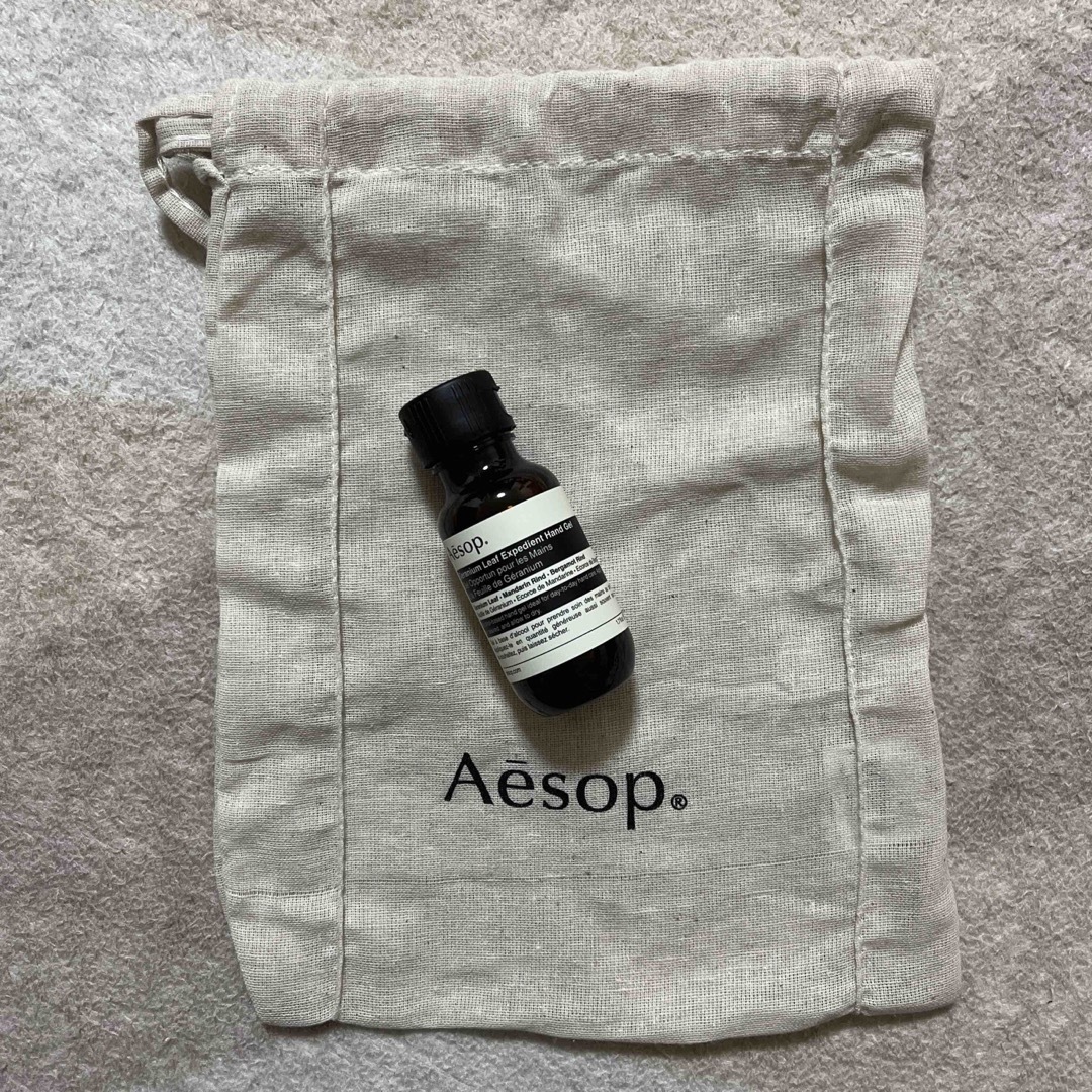 Aesop(イソップ)のmugi様専用Aesop  ゼラニウムエクスペディエント　ハンドジェル 巾着付 コスメ/美容のコスメ/美容 その他(その他)の商品写真