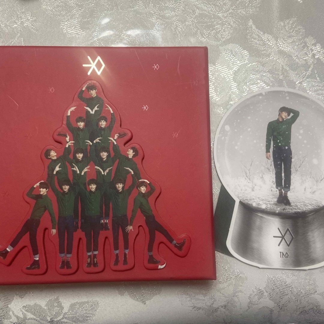 EXO EXO アルバム12月の奇跡(中国語版)タオ スノードームカード付の通販 by MGYU SHOP｜エクソならラクマ