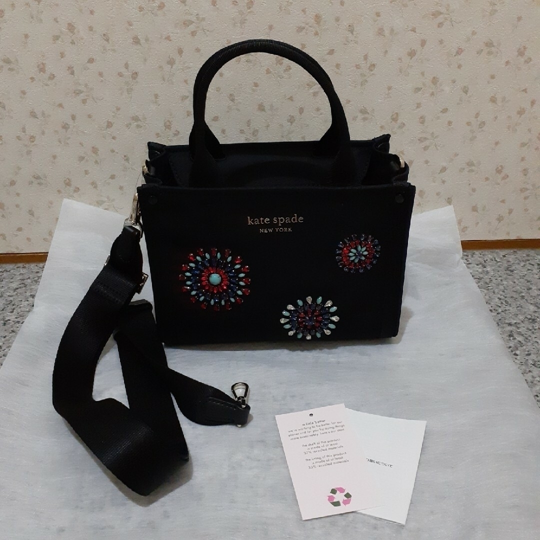 日本の直営店舗 kate spade　ナイロン　花火柄ビシュー　手提げショルダーバッグ　新品