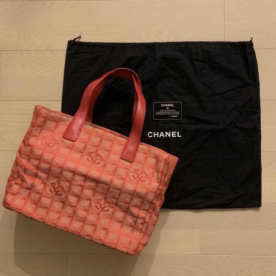 CHANEL シャネル　ニュートラベルライン　トートバッグ　赤CHANEL