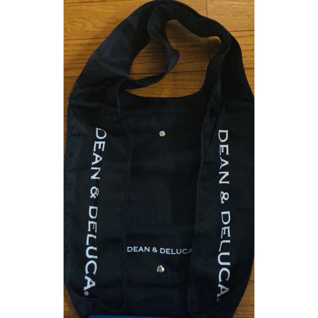 DEAN & DELUCA(ディーンアンドデルーカ)の【新品】エコバッグ折り畳みバッグブラックDEAN＆DELUCAディーン&デルーカ レディースのバッグ(エコバッグ)の商品写真