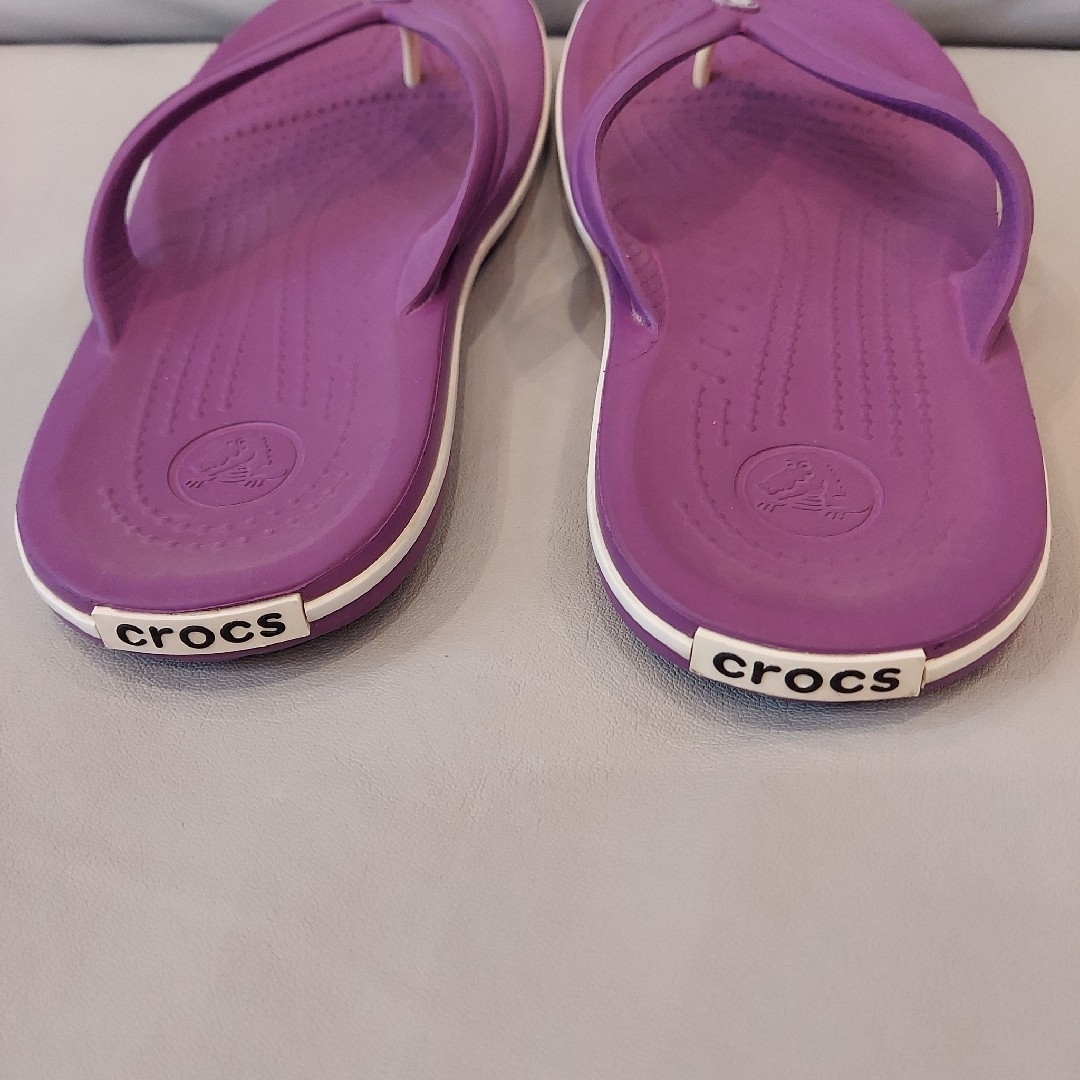 crocs(クロックス)のcrocs クロックバンド フリップ ビーチサンダル W6 レディースの靴/シューズ(サンダル)の商品写真