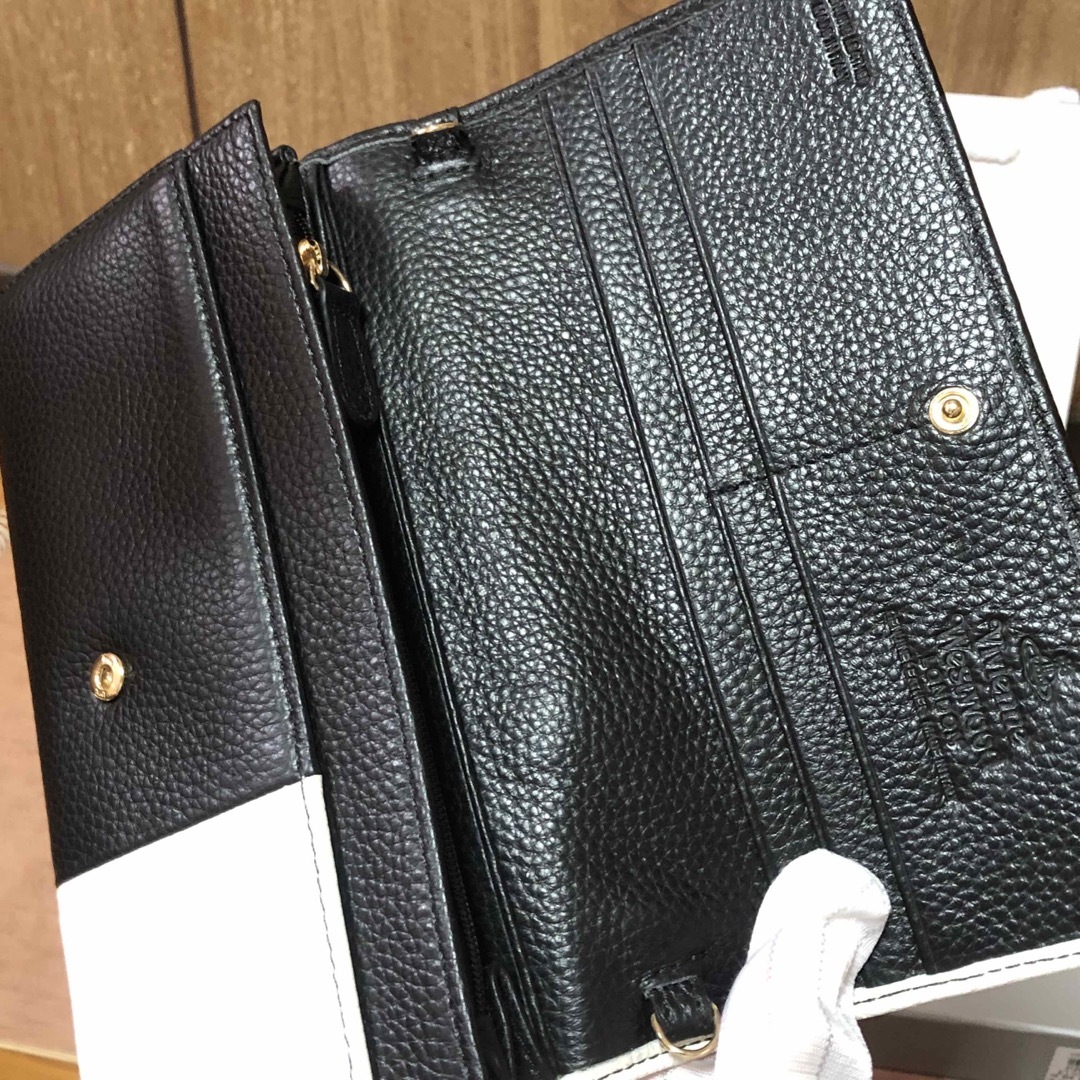 ヴィヴィアンウエストウッド長財布新品未使用 白 黒 二つ折り