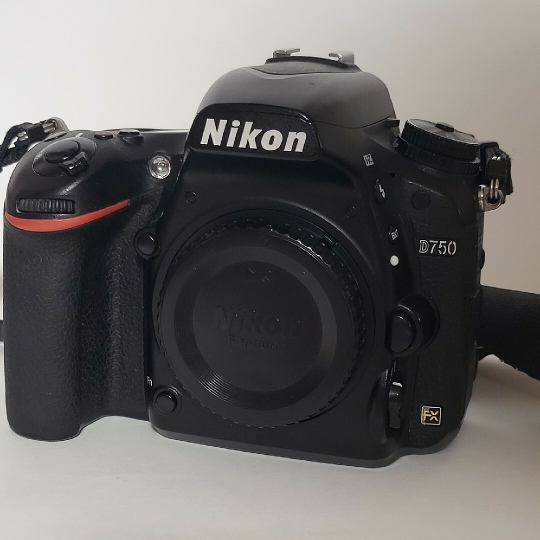 D750