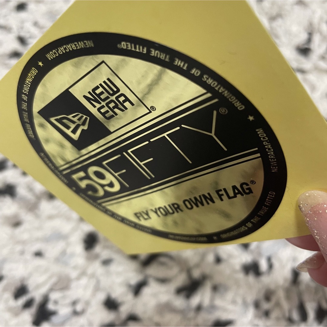 未使用非売品!ニューエラステッカーシール FLY YOUR OWN FLAG