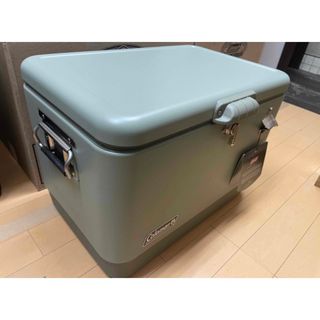 コールマン(Coleman)のColeman クーラーボックス　54L 新品未開封　USモデル(食器)