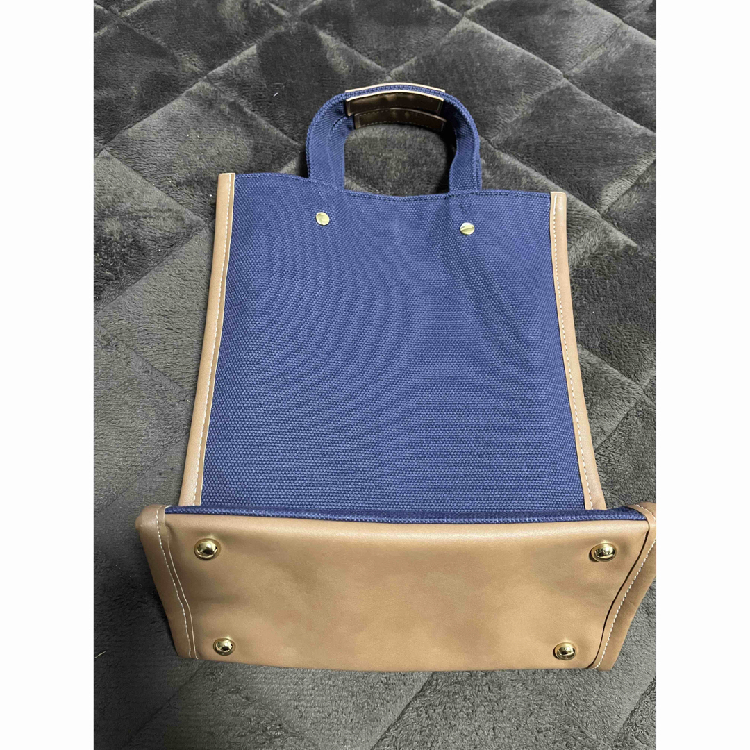 セブンテンバイミホカワヒト　ワンポイント刺繍トートバッグ レディースのバッグ(トートバッグ)の商品写真