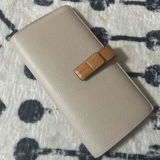 ロエベ(LOEWE)のLOEWE  ロエベ　バーティカルウォレット　長財布(財布)