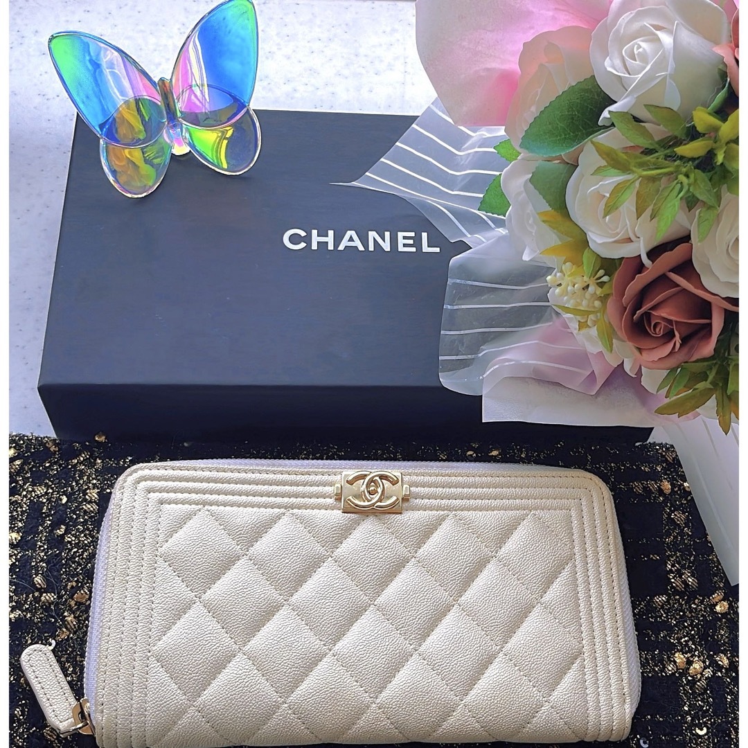 CHANEL ボーイシャネル　白　長財布美品★箱付