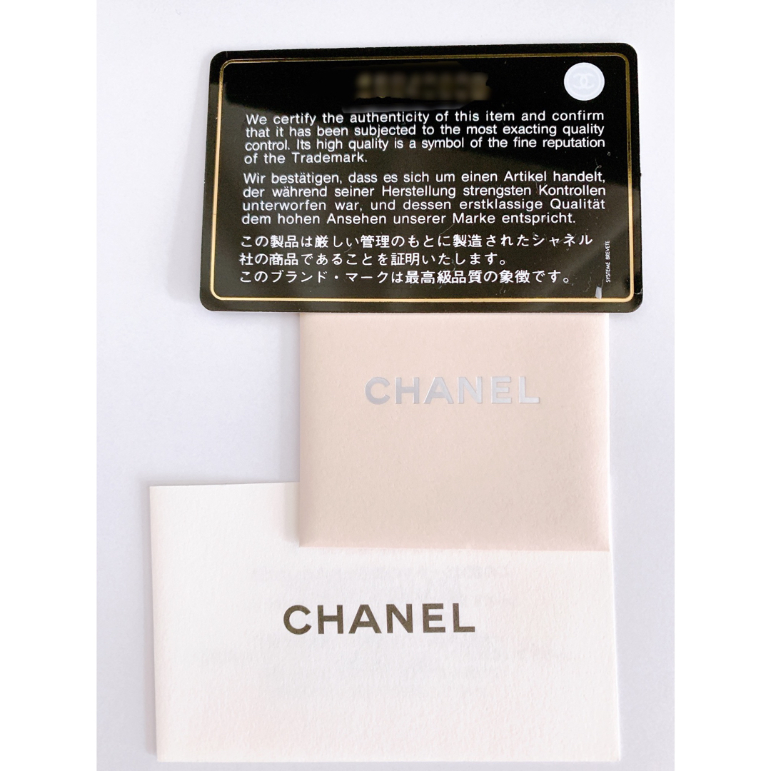 CHANEL(シャネル)の新品未使用　CHANEL シャネル小銭入れ付き２つ折り長財布カメリア型押し  レディースのファッション小物(財布)の商品写真