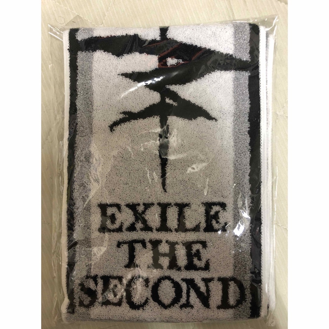 EXILE THE SECOND(エグザイルザセカンド)のEXILE THE  SECOND  タオル エンタメ/ホビーのタレントグッズ(ミュージシャン)の商品写真
