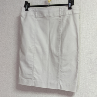 ボナジョルナータ(BUONA GIORNATA)の白タイトスカート BUONA GIORNATA(ひざ丈スカート)