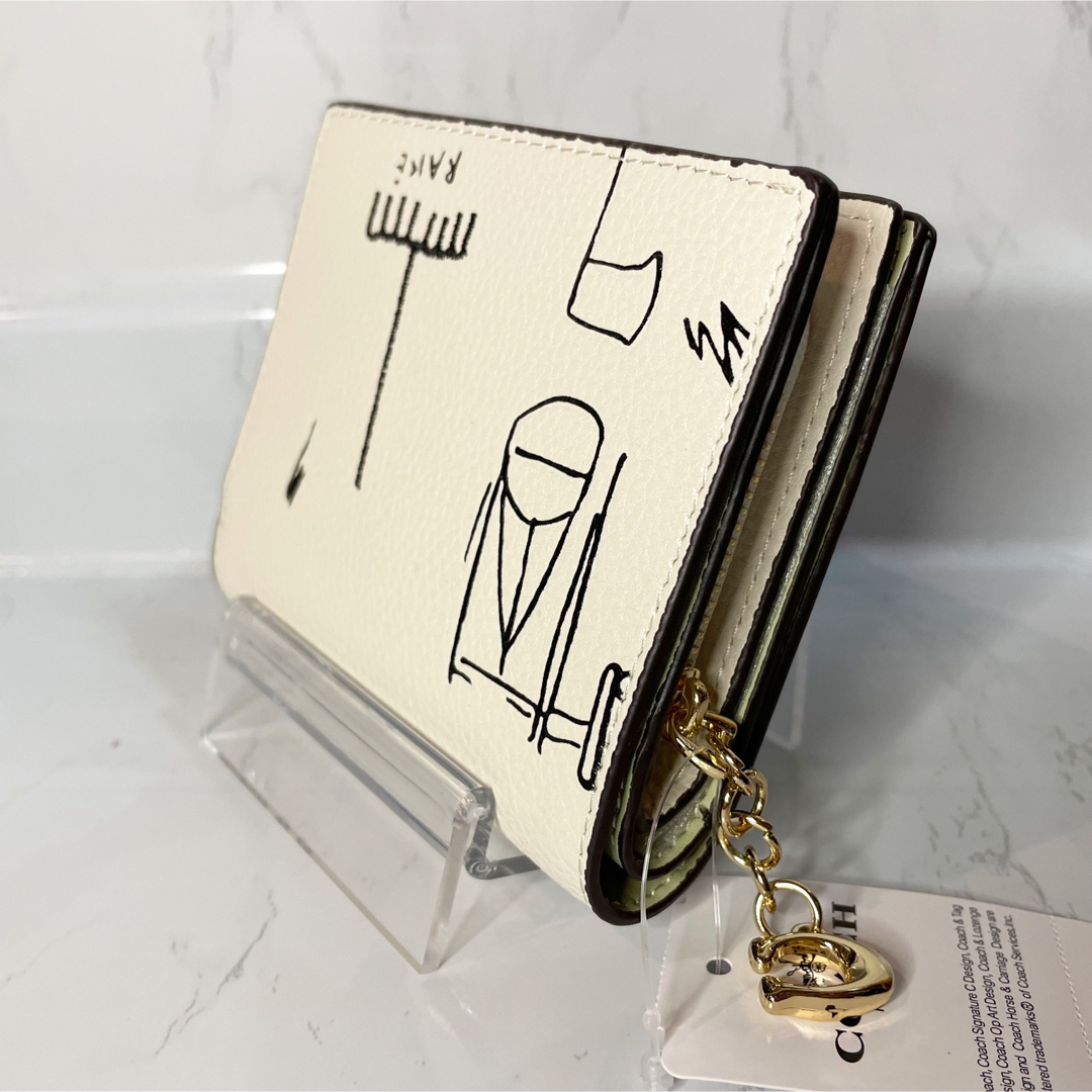 COACH(コーチ)の【新品-未使用】COACH バスキア コラボ  二つ折り財布  アイボリー  レディースのファッション小物(財布)の商品写真