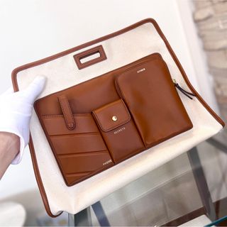 FENDI - 【未使用品】フェンディ ミディアムピーカブーディフェンダー