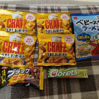 お菓子　駄菓子　ブラックサンダー　クラッツ　ベビースターラーメン　クロレッツ(菓子/デザート)