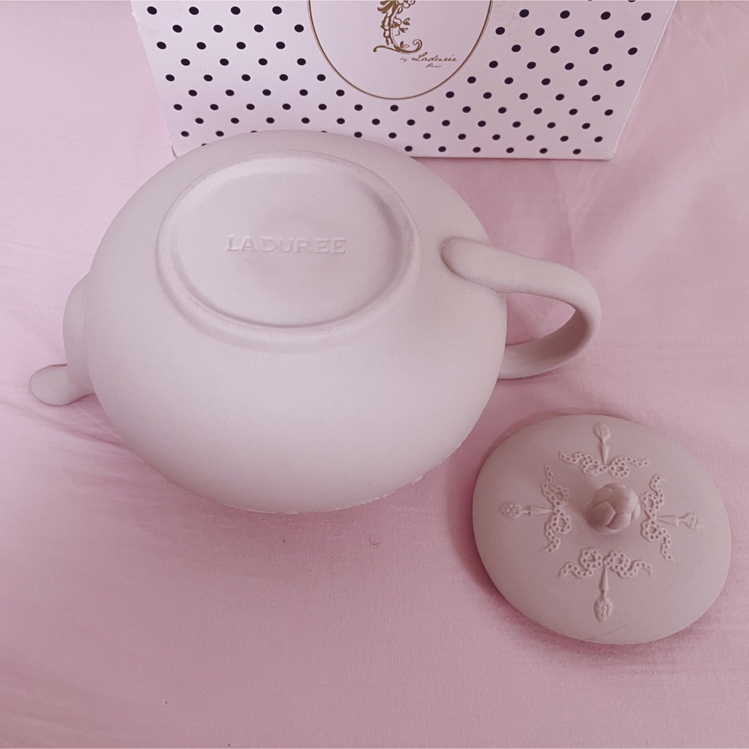 LADUREE(ラデュレ)のgoodyたか様専用 LADUREE 新品未使用 カップ&ソーサー ティーポット インテリア/住まい/日用品のキッチン/食器(食器)の商品写真