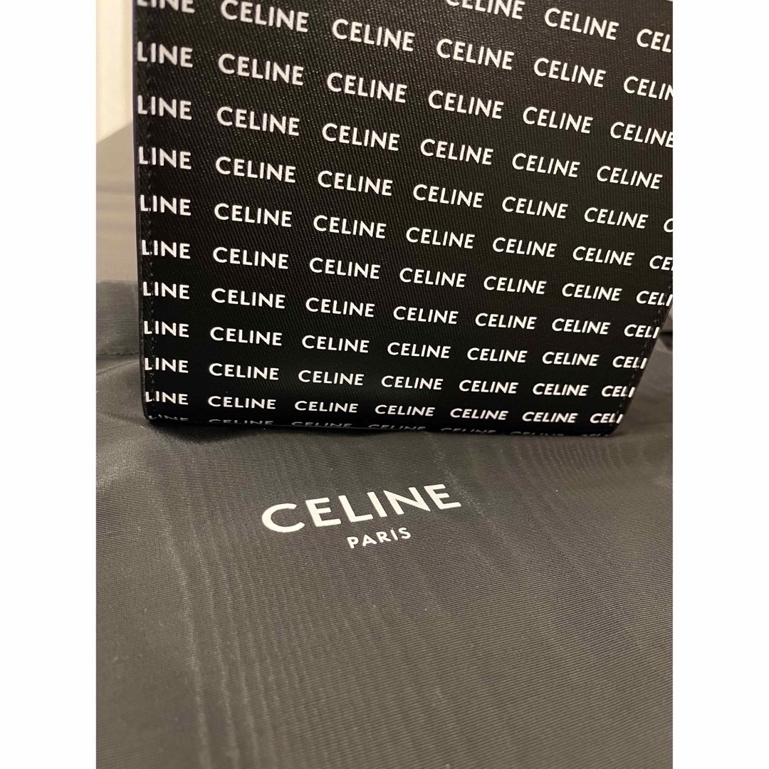 CELINE セリーヌ トリオンフキャンバススモールバーティカルカバ 最