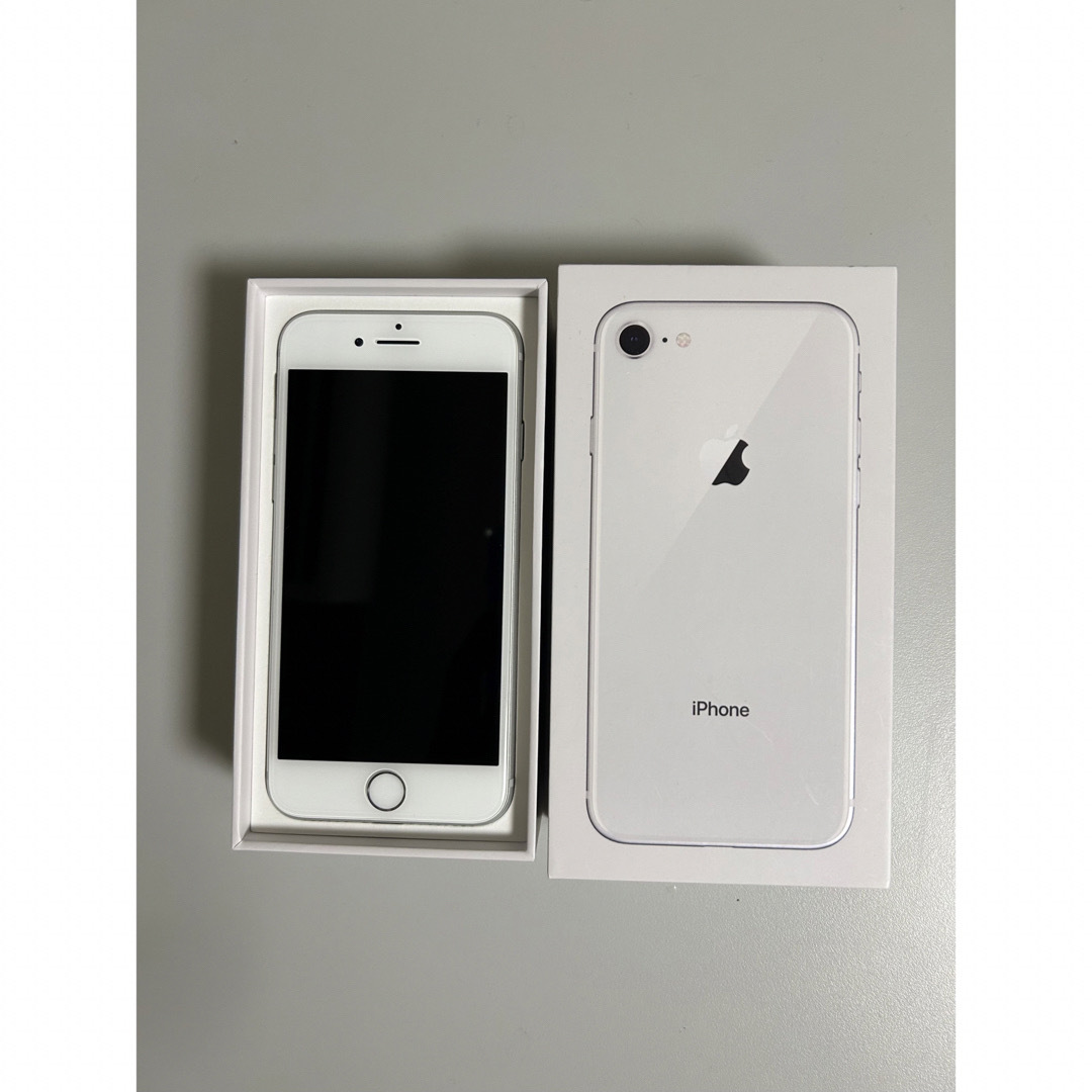 iPhone８　64GB シルバー 傷なし SIMロック未解除 docomo