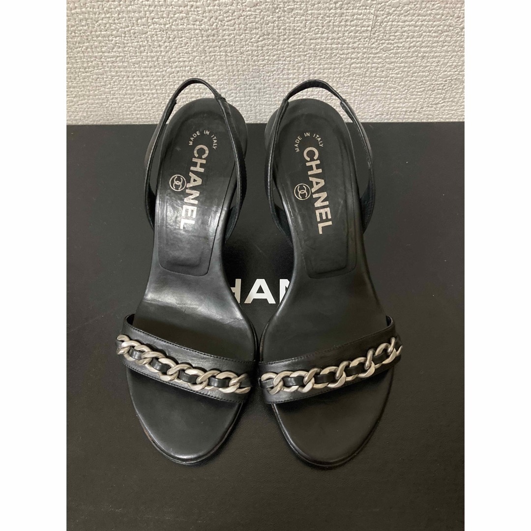 CHANEL(シャネル)のCHANEL チェーン バックストラップ サンダル 341/2 シャネル レディースの靴/シューズ(サンダル)の商品写真