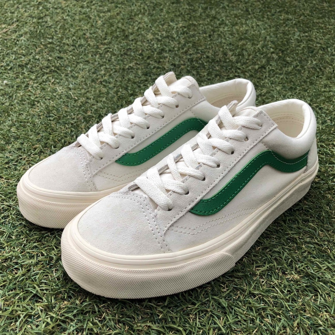 VANS(ヴァンズ)の美品23 US企画！VANS STYLE 36ヴァンズ スタイル36 HW136 レディースの靴/シューズ(スニーカー)の商品写真