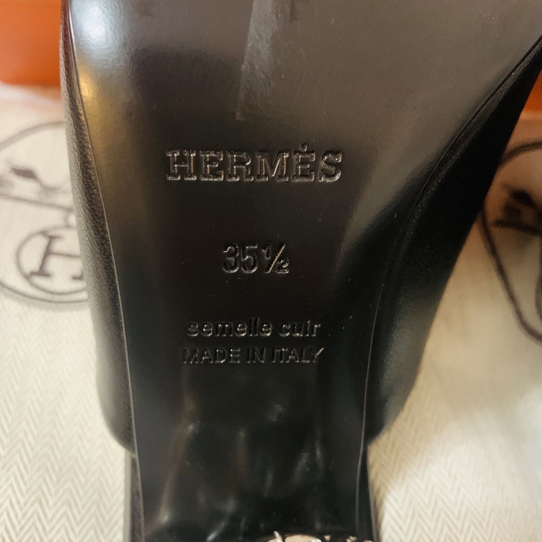 Hermes(エルメス)のエルメス　レディースサンダル《グロッシー》60 黒　シェーヌダンクル　新品未使用 レディースの靴/シューズ(サンダル)の商品写真