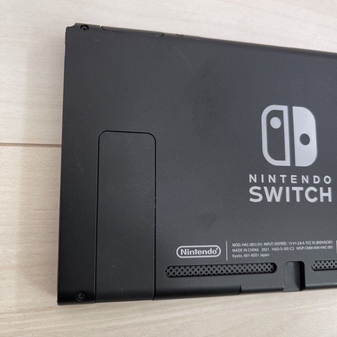 新型　Nintendo　Switch　スイッチ　任天堂　本体　のみ 4