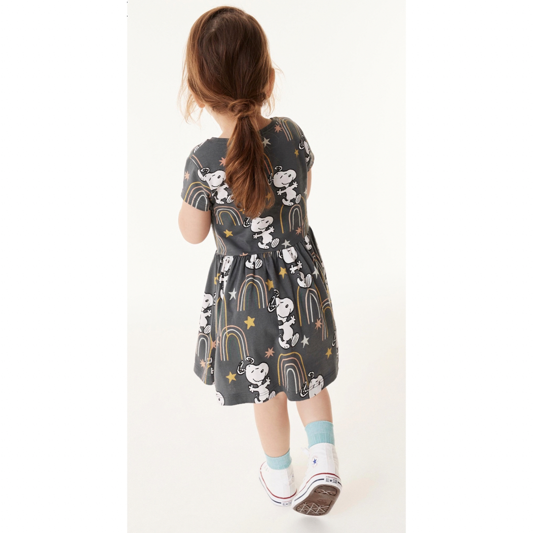 NEXT(ネクスト)の☀︎Next 4-5ySNOOPYワンピース104-110cm キッズ/ベビー/マタニティのキッズ服女の子用(90cm~)(ワンピース)の商品写真