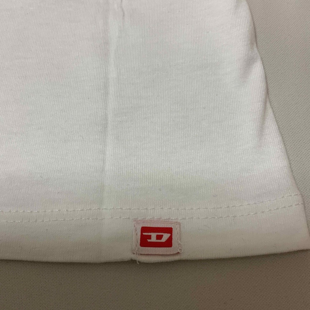 DIESEL(ディーゼル)の洗練されたデザイン　DIESEL　Vネック　ブラック/ホワイト　2枚セット　S メンズのトップス(Tシャツ/カットソー(半袖/袖なし))の商品写真