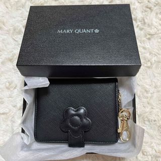 マリークワント(MARY QUANT)のMARY QUANT デイジーパッチスナップ2 パスケース(パスケース/IDカードホルダー)