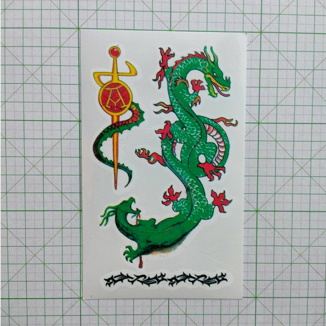 2枚です★TATTOO シール タトゥー ステッカ ドラゴン龍竜刺青 入墨 レディースのファッション小物(その他)の商品写真
