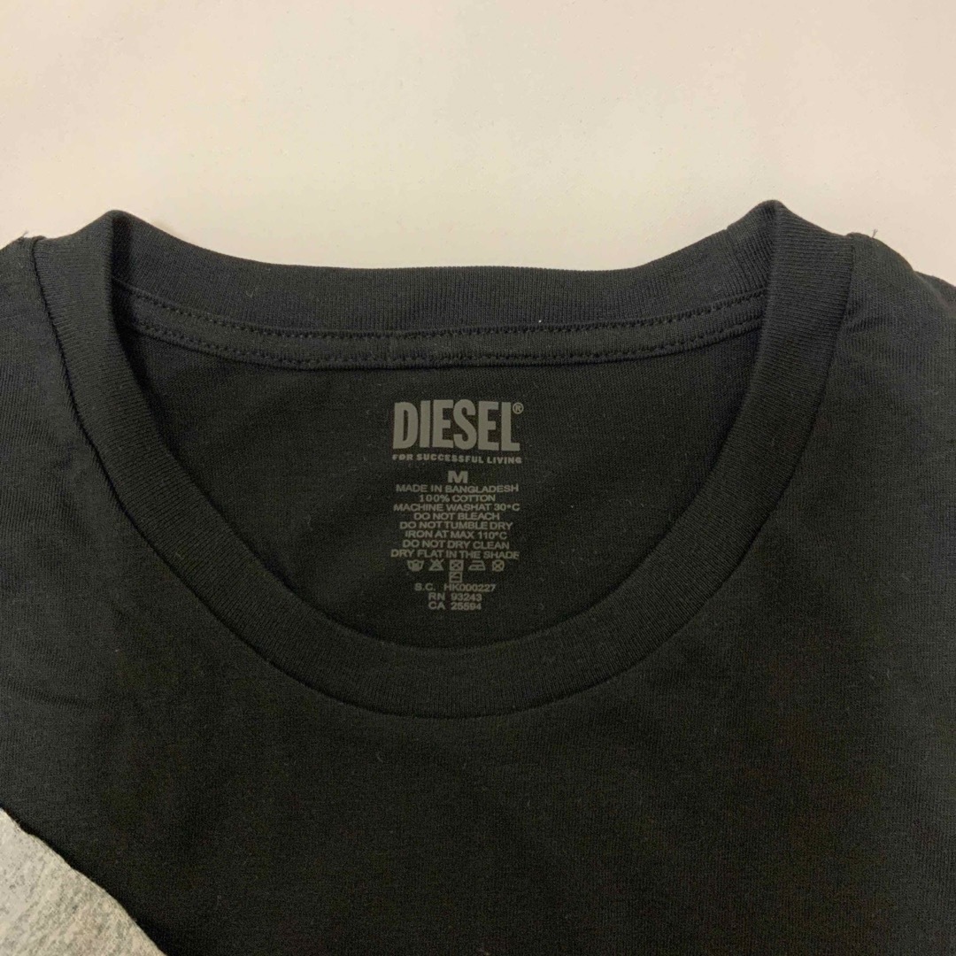 DIESEL(ディーゼル)の洗練されたデザイン　DIESEL　クルーネック　ブラック/グレー　2枚セット　M メンズのトップス(Tシャツ/カットソー(半袖/袖なし))の商品写真