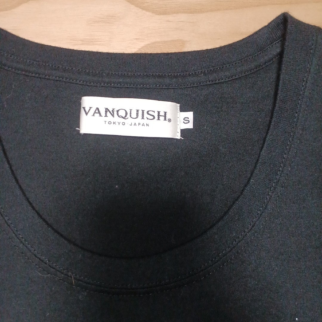 VANQUISH(ヴァンキッシュ)の【即日発送】美品。VANQUISH プリント ポケット半袖カットソー メンズのトップス(Tシャツ/カットソー(半袖/袖なし))の商品写真