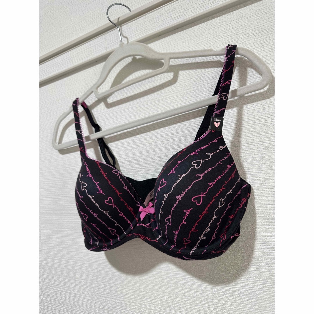 Victoria's Secret(ヴィクトリアズシークレット)のVictoria's Secret ハート♡プリントブラ　32DD （E70） レディースの下着/アンダーウェア(ブラ)の商品写真