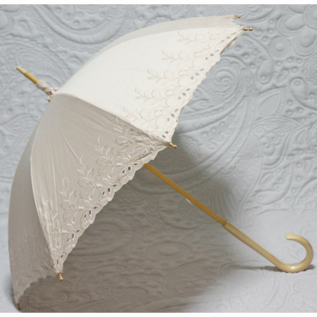 新品 長傘 綿100％ 上品で綺麗な刺繍に抜け感が入った日傘 木製 薄ピンク傘