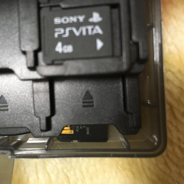 SONY(ソニー)のps vita メモリーカード 4GB 1枚 中古 エンタメ/ホビーのゲームソフト/ゲーム機本体(その他)の商品写真