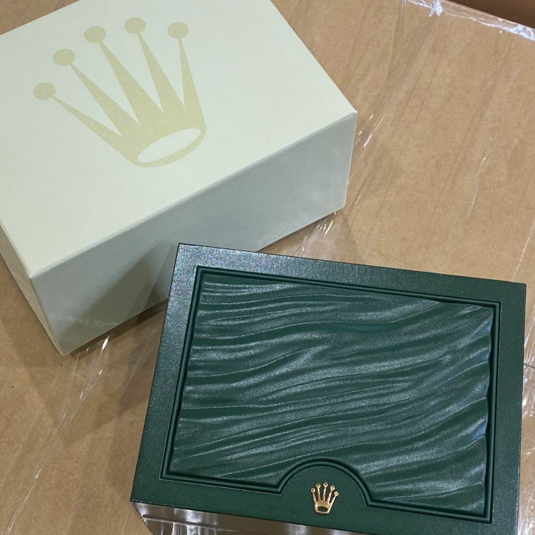 ROLEX(ロレックス)のアクアリスタ様専用　即日発送！未使用 旧型 ROLEX BOX Sサイズ  メンズの時計(その他)の商品写真