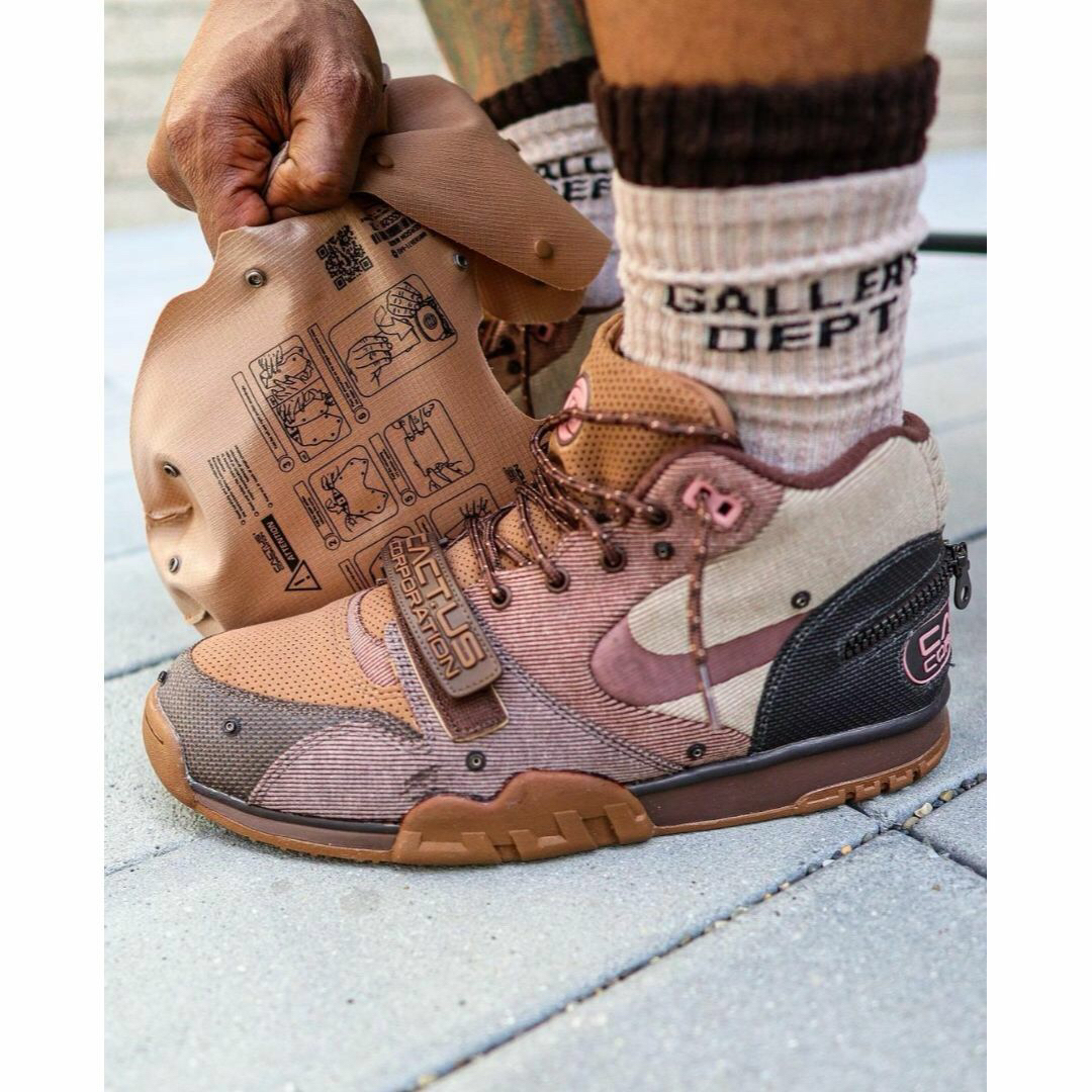 新品未使用 Travis Scott ×Nike Air Trainer1 27