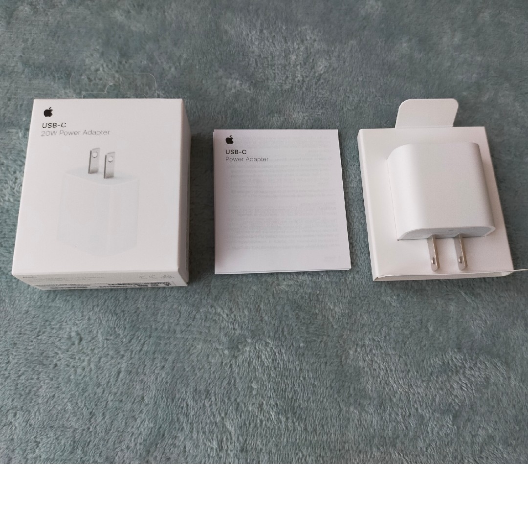 Apple(アップル)のApple USB-C電源アダプタ&usb-c - Lightningケーブル スマホ/家電/カメラのスマートフォン/携帯電話(バッテリー/充電器)の商品写真