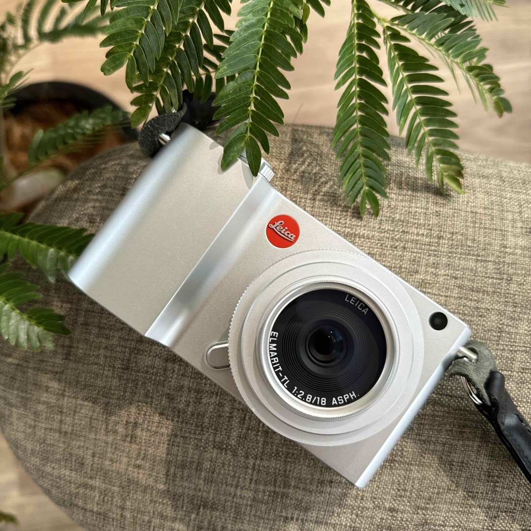 LEICA(ライカ)の美品　Leica TL2 Leica ELMARIT-TL 18mm F2.8 スマホ/家電/カメラのカメラ(ミラーレス一眼)の商品写真