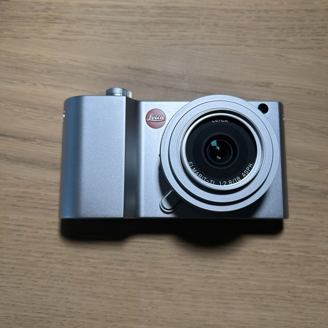 LEICA(ライカ)の美品　Leica TL2 Leica ELMARIT-TL 18mm F2.8 スマホ/家電/カメラのカメラ(ミラーレス一眼)の商品写真
