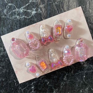 うるうるネイル　氷ネイル　韓国風ネイル　ピンクジュエリーネイル　ゆめかわネイル コスメ/美容のネイル(つけ爪/ネイルチップ)の商品写真