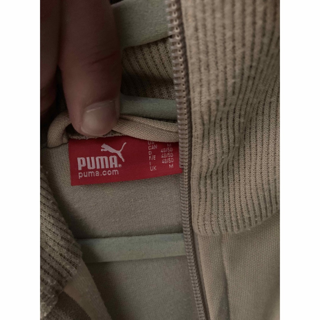 PUMA(プーマ)のPUMA古着ジャージ　ストリート　ベージュ　あいみょん似緑ライン　古着 メンズのトップス(ジャージ)の商品写真