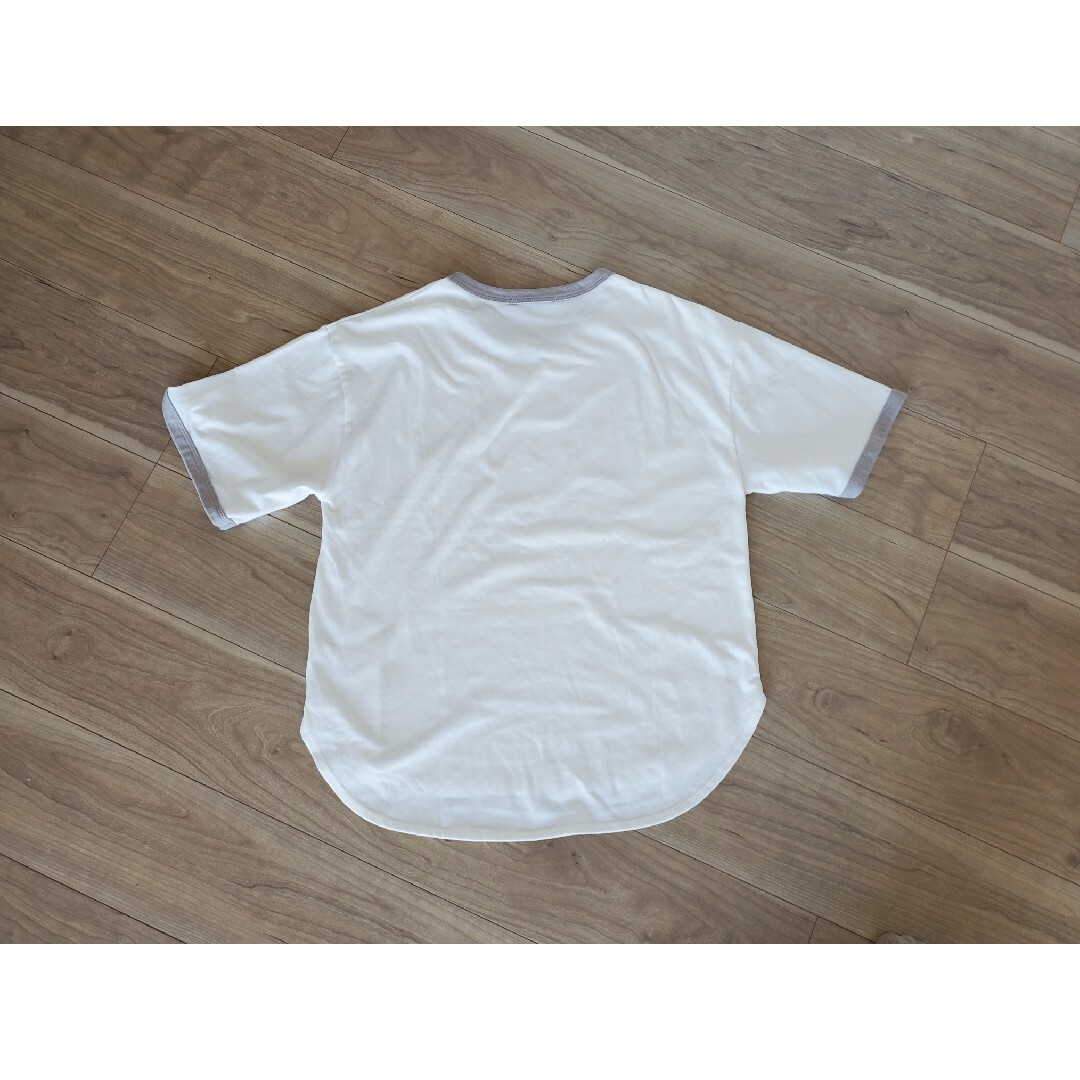 しまむら(シマムラ)のロゴTシャツ Tee　グレージュ　しまむら レディースのトップス(Tシャツ(半袖/袖なし))の商品写真