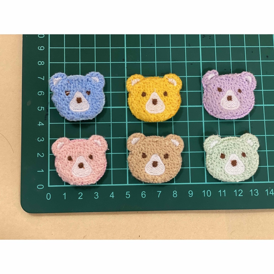 カラフルくまさん　モコモコクマさんワッペン6枚セット　追加1枚60円 ハンドメイドのキッズ/ベビー(ファッション雑貨)の商品写真