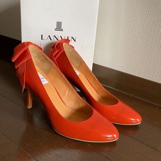 ランバンオンブルー(LANVIN en Bleu)の美品　ランバンオンブルー　パンプス　リボン　ヒール　エナメル　オレンジ　パーティ(ハイヒール/パンプス)