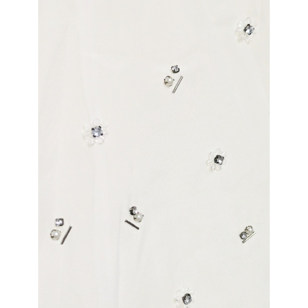 SNIDEL(スナイデル)のsnidel　スナイデル　長袖　シアー　ブラウス　オフホワイト　白　シャツ レディースのトップス(シャツ/ブラウス(長袖/七分))の商品写真