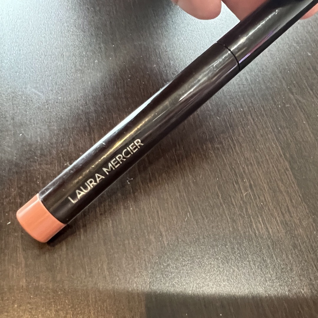 laura mercier(ローラメルシエ)のローラメルシエ　ヴェロアエクストリームマットリップスティック　25 コスメ/美容のベースメイク/化粧品(口紅)の商品写真